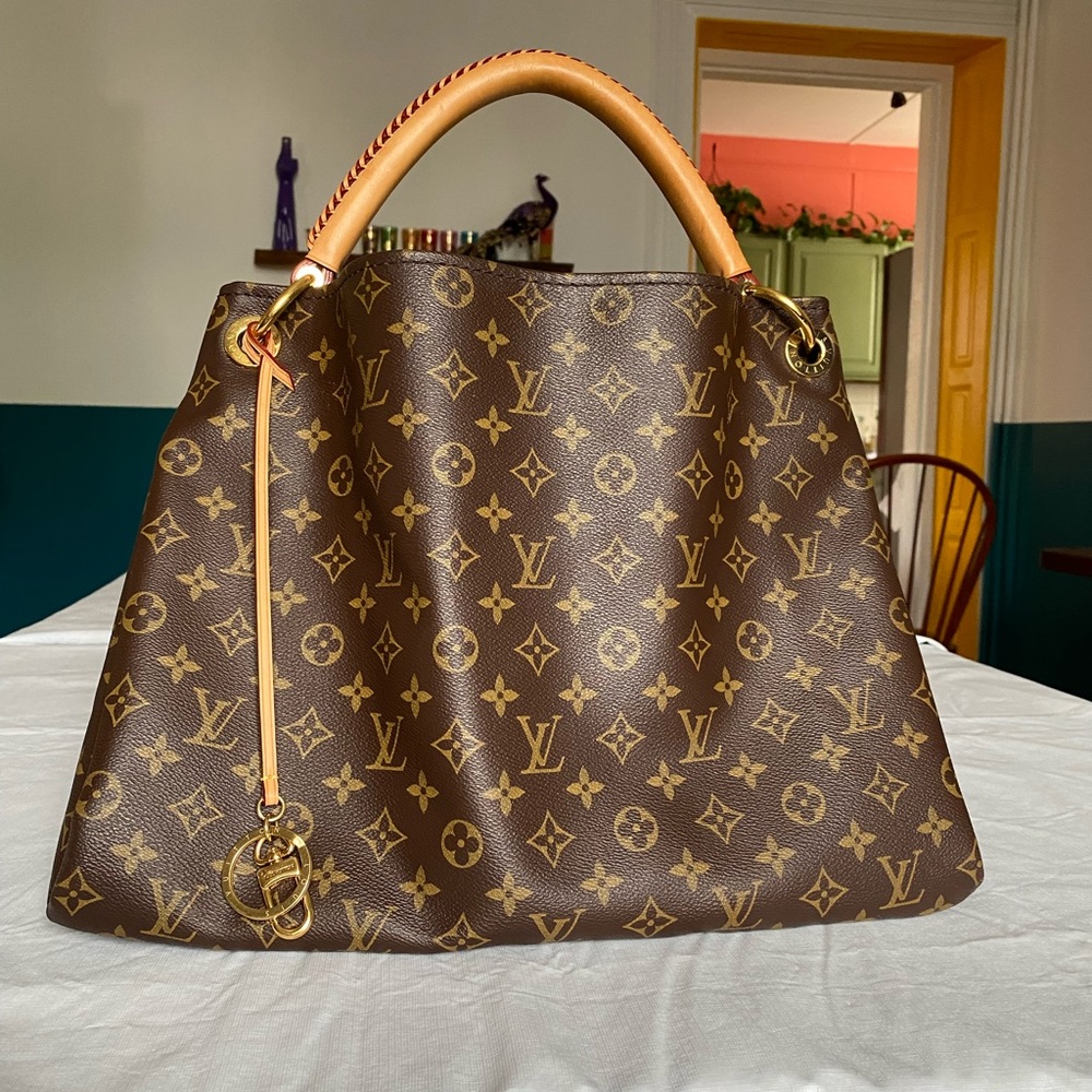 BRAND NEW LOUIS VUITTON large handbag with braided handle